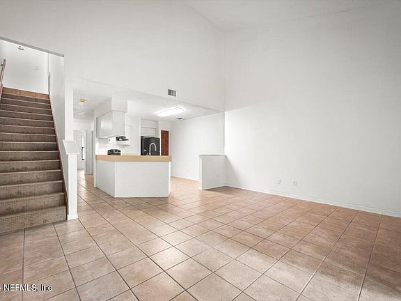 3rd image of 4547 MELISSA Court W