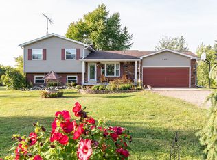 9495 E Cole Rd, Durand, MI 48429