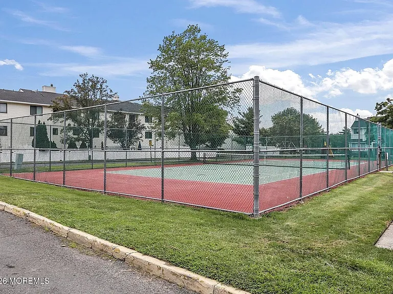 211 Clubhouse Dr — Photo 28