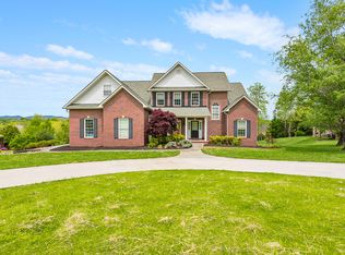 111 Downing Dr, Oak Ridge, TN 37830