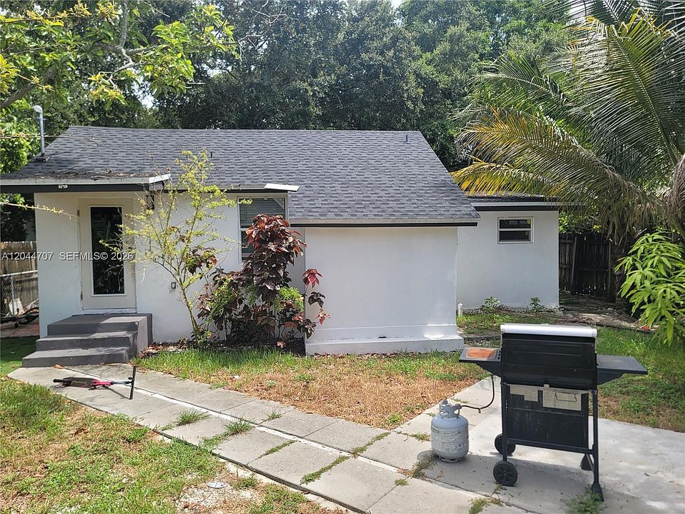 1st image of 512 NW 96th St Unit B