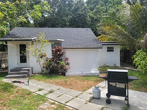 512 NW 96th St #B Photo 1