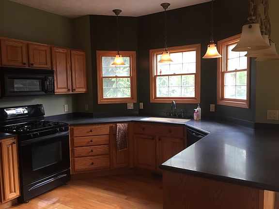 4th image of 290 Kingston Dr