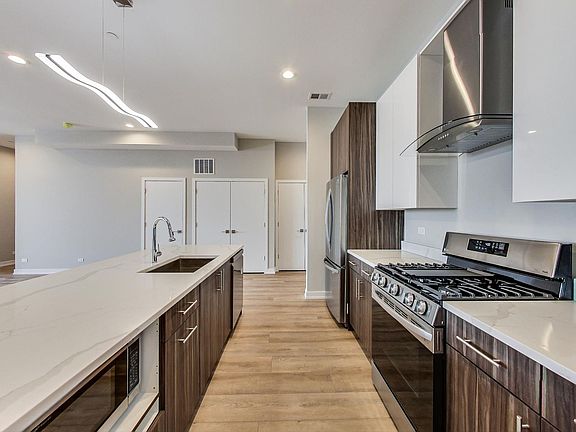 5th image of 8025 Skokie Blvd APT 306