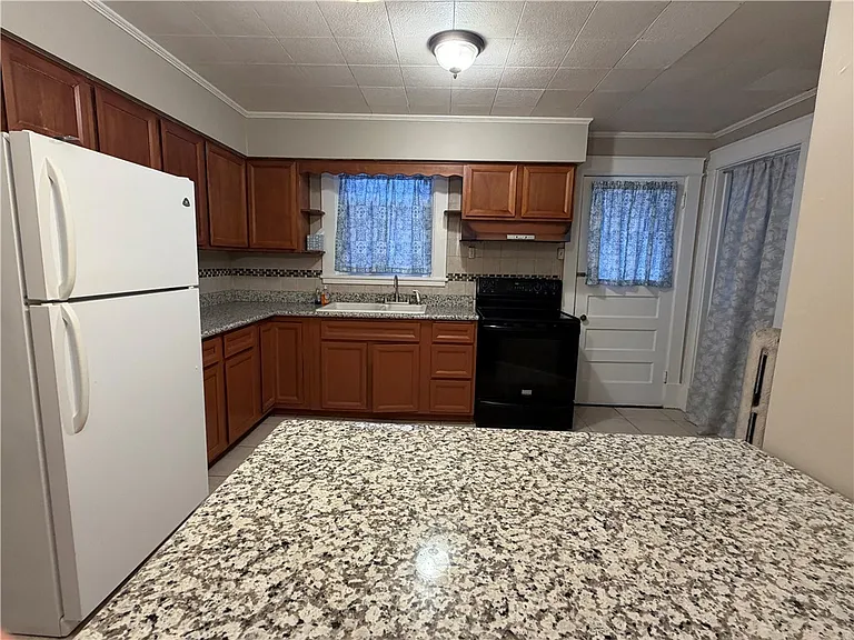 423 Sharon Rd #1 — Photo 5