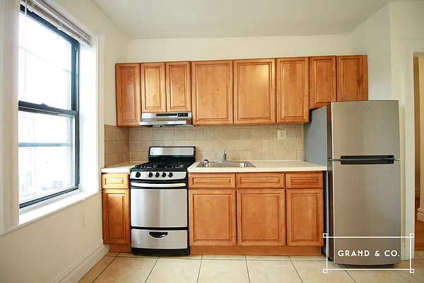 Rented by Grand & Co. | media 10