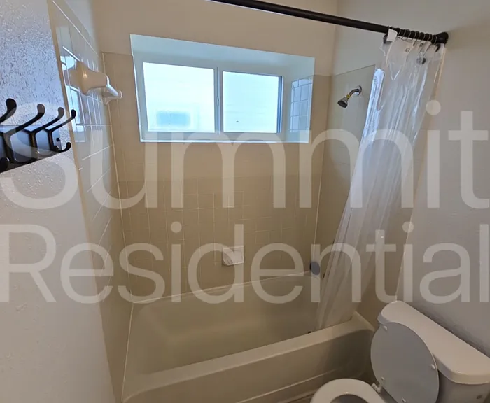 1607 Parkwood Dr — Photo 14