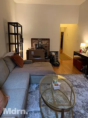 Rented by Mdrn Residential | media 10