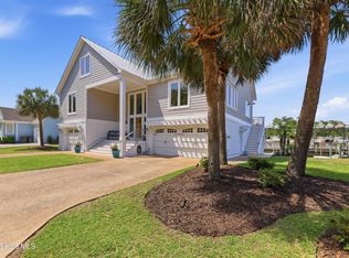 907 Radnor Rd, Wilmington, NC 28409