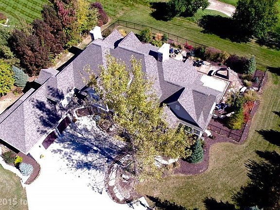 3rd image of 1316 Burr Oaks Dr