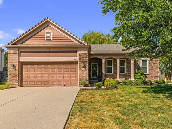 1868 W Cedar St, Olathe, KS 66061