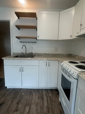 135 6th Ave N #5 — Photo 6