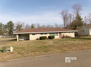 2007 McKinley Ave, Charleston, IL 61920