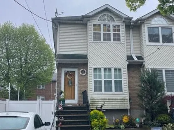 52 Clawson St, Staten Island, NY 10306