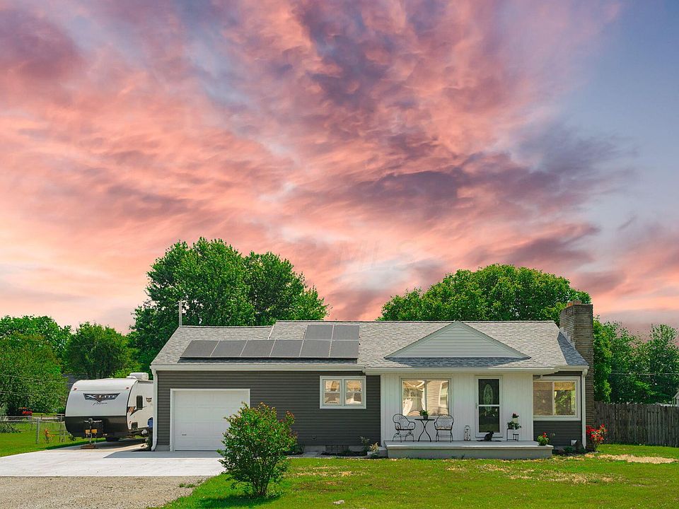 1st image of 358 Sunset Dr