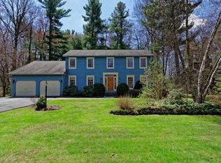 28 Thoroughbred Way, Clifton Park, NY 12065