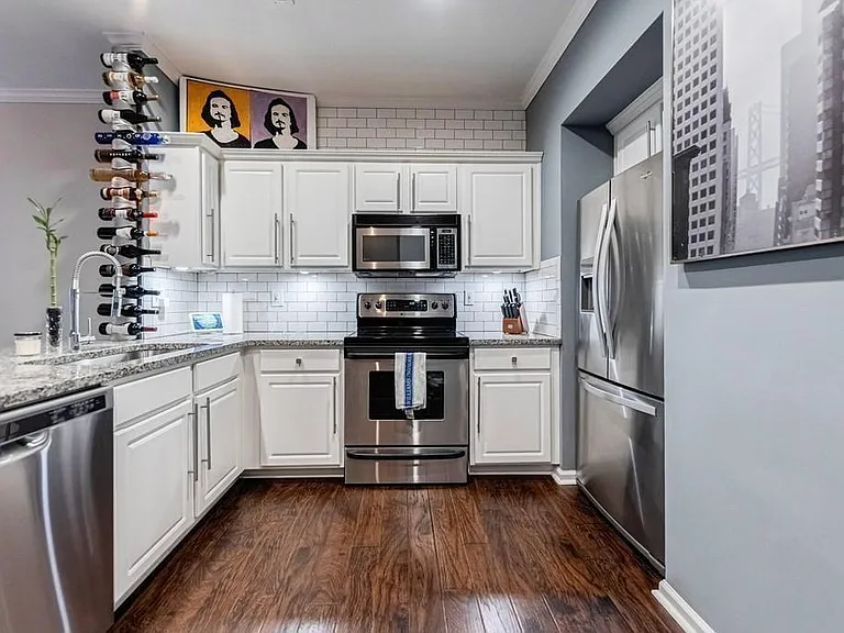 1146 Village Ct SE — Photo 6