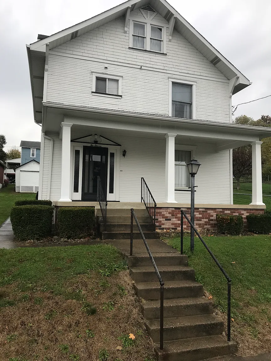 211 E Grant St photo 1