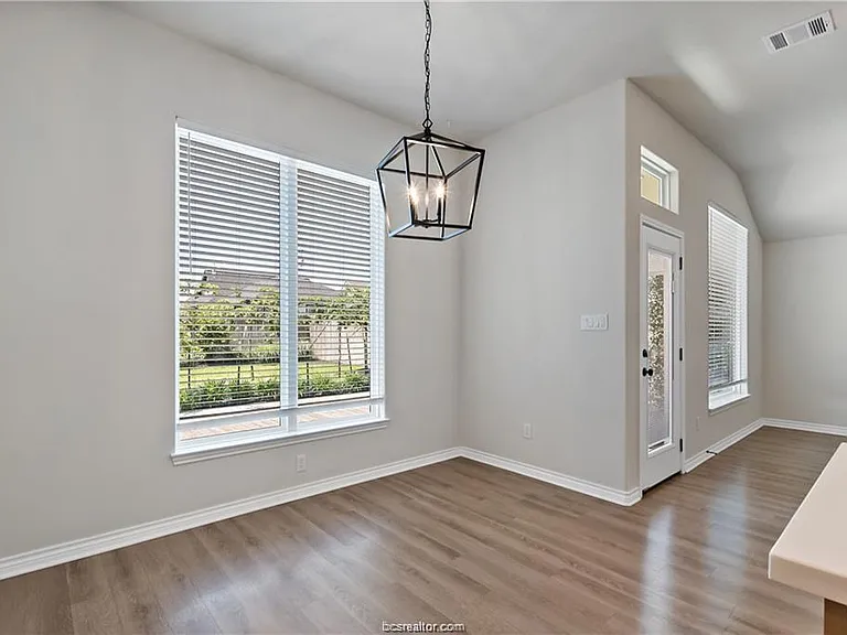 3429 Omaha Ct — Photo 10