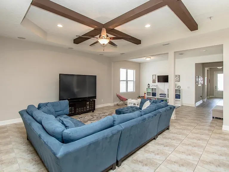 702 Charter Oaks Blvd — Photo 5