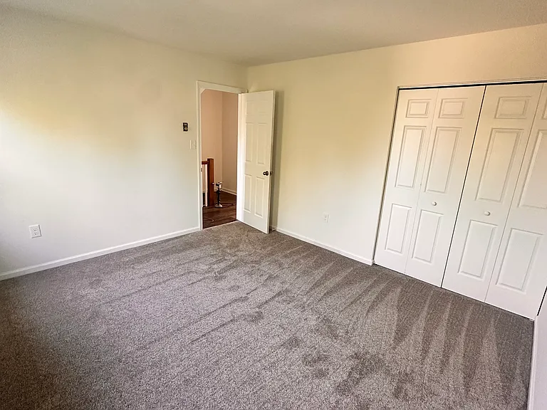 216 Black Horse Dr — Photo 4