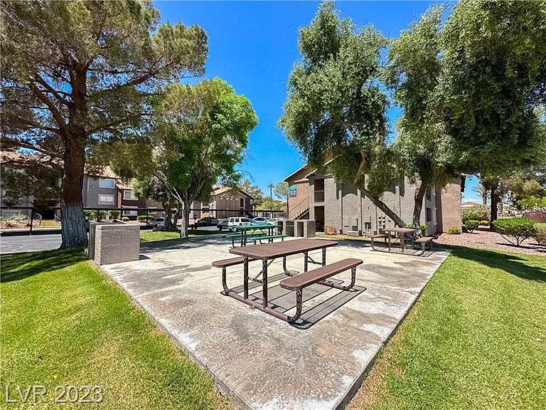 2750 S Durango Dr — Photo 21