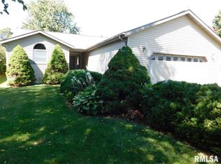 650 University St, Carlinville, IL 62626