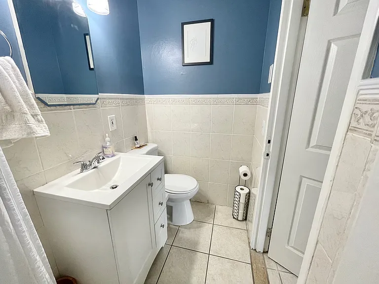 240 Wardwell St #17 — Photo 9