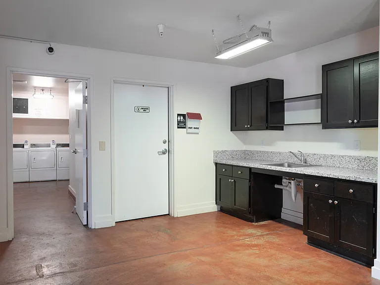 Fern Grove Apartments — Photo 11