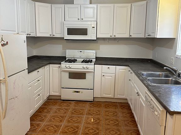 4th image of 1620 Cordoba Ln APT C