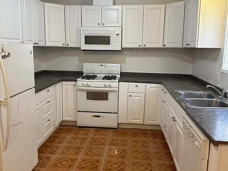 1620 Cordoba Ln #C — Photo 4