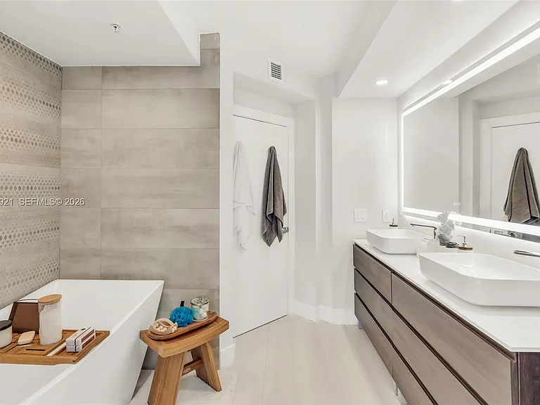 1500 Ocean Dr #707 — Photo 23