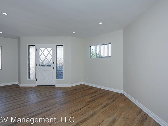 5th image of 493 W Sierra Madre Blvd APT C