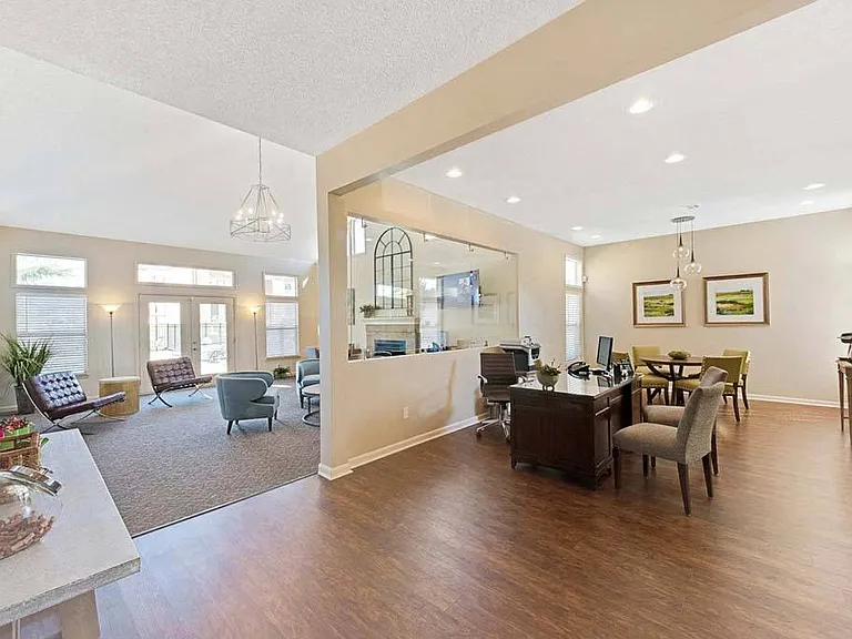 Fox Hollow Apartment Homes — Photo 9