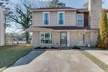 3rd image of 437 Benlea Cir #Townhouse