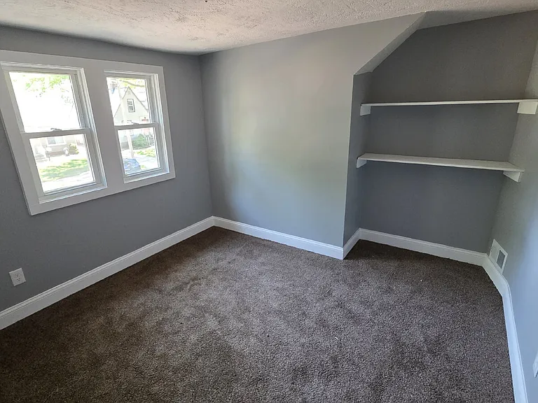 13818 Courtland Ave — Photo 9