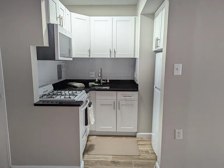 1727 Massachusetts Ave NW #811 — Photo 3