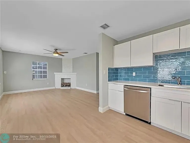 217 SW 21st St #1 — Photo 6