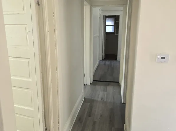 555 1st St #2, Albany, NY 12206