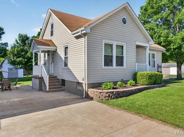 308 W 8th St, Washington, MO 63090