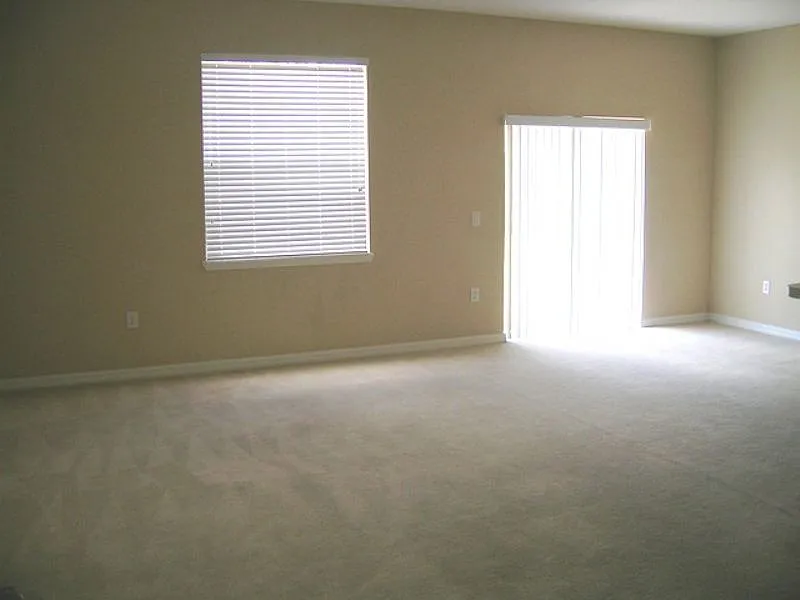 3 bed, 2.5 bath, 1768 sqft, $1,850 — Photo 3