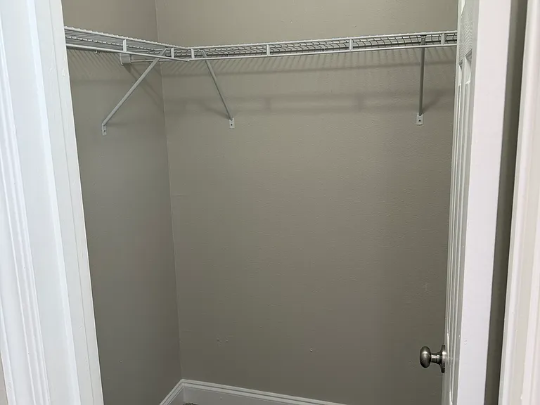 875 Southern Creek Dr — Photo 12