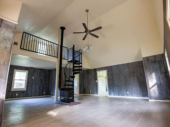 3rd image of 320 Millies Ln
