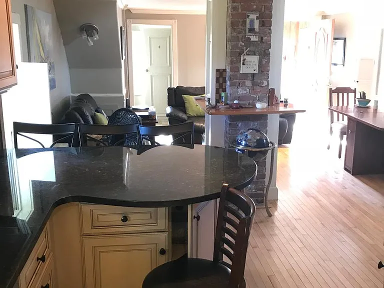 30 Byrnes St — Photo 4