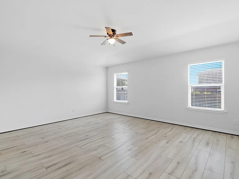 2818 Davis Trce — Photo 13