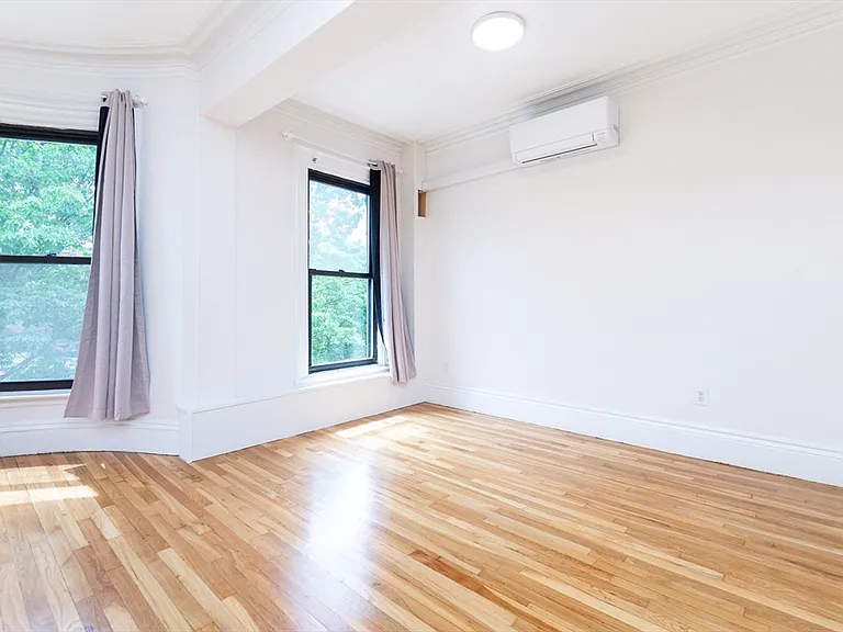 209 W Newton St #3 — Photo 7