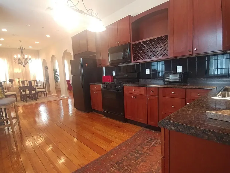 300 S Collington Ave — Photo 9