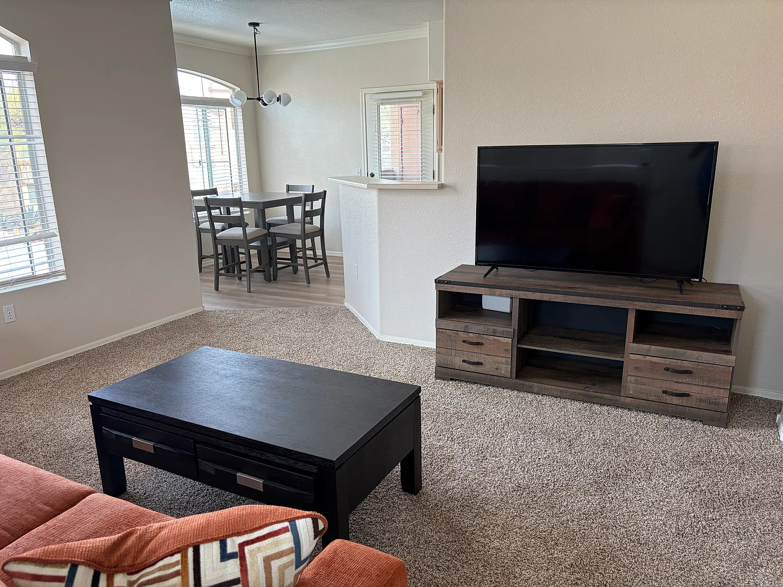 2 bed, 1048 sqft, $2,200 — Photo 4