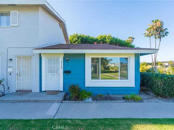 19760 Kingswood Ln, Huntington Beach, CA 92646