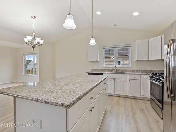 3rd image of 912 Hanson Ave